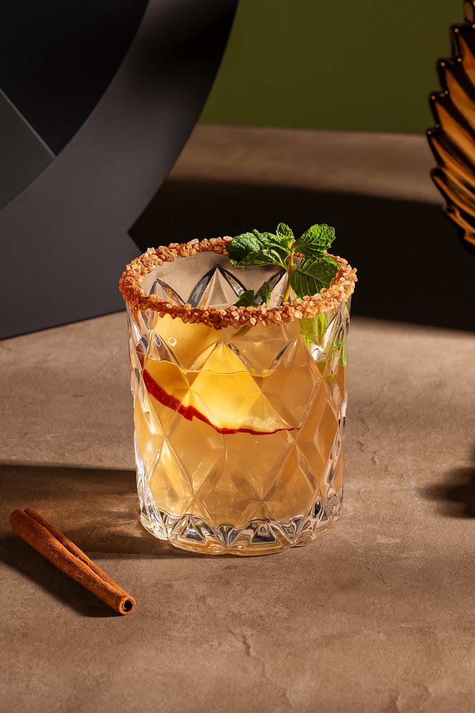 Apple Ginger Sparkle: A Festive Fusion of Flavor and Fizz