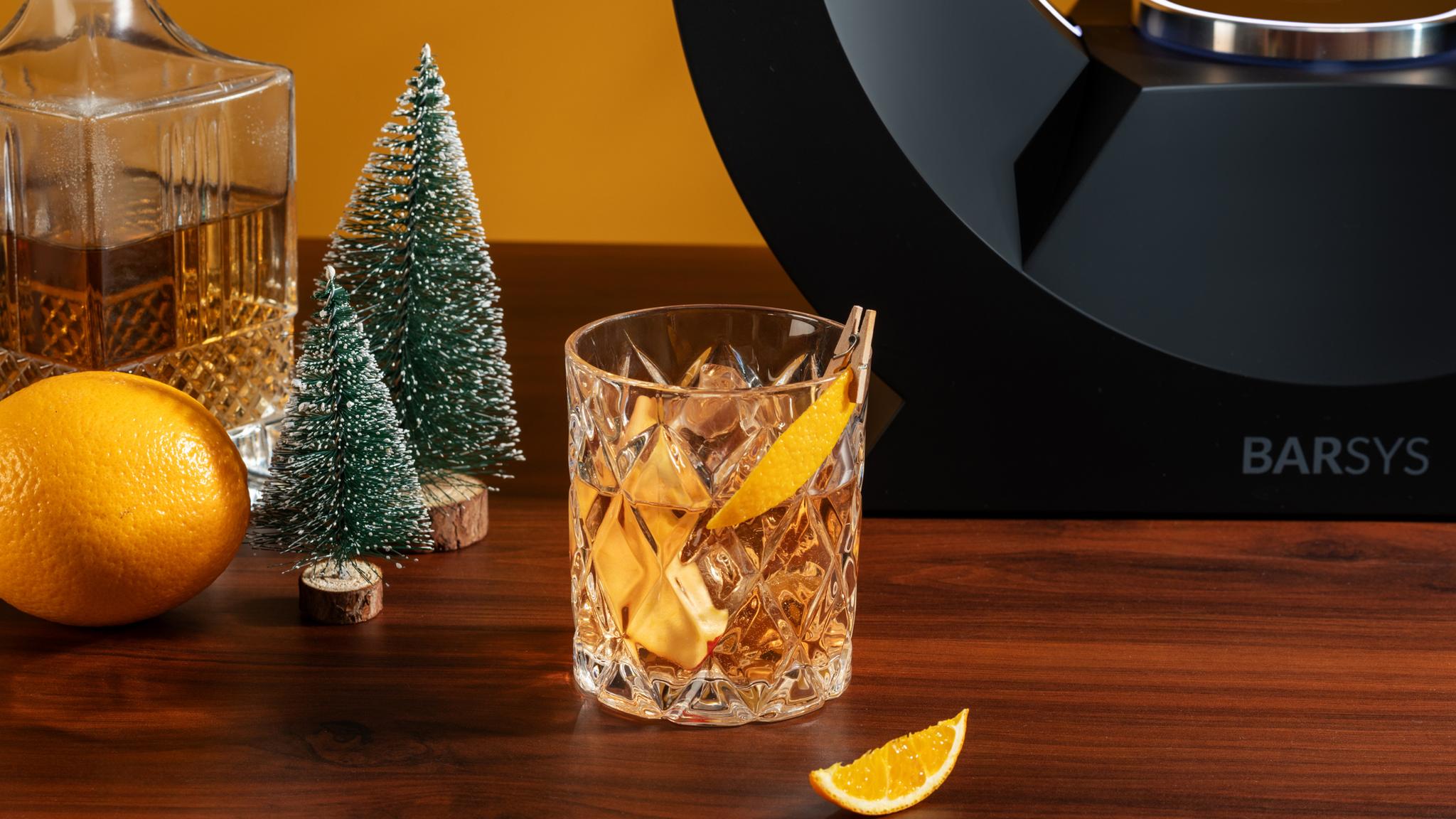 Frosted Orchard Old Fashioned: A Sip of Autumn Elegance