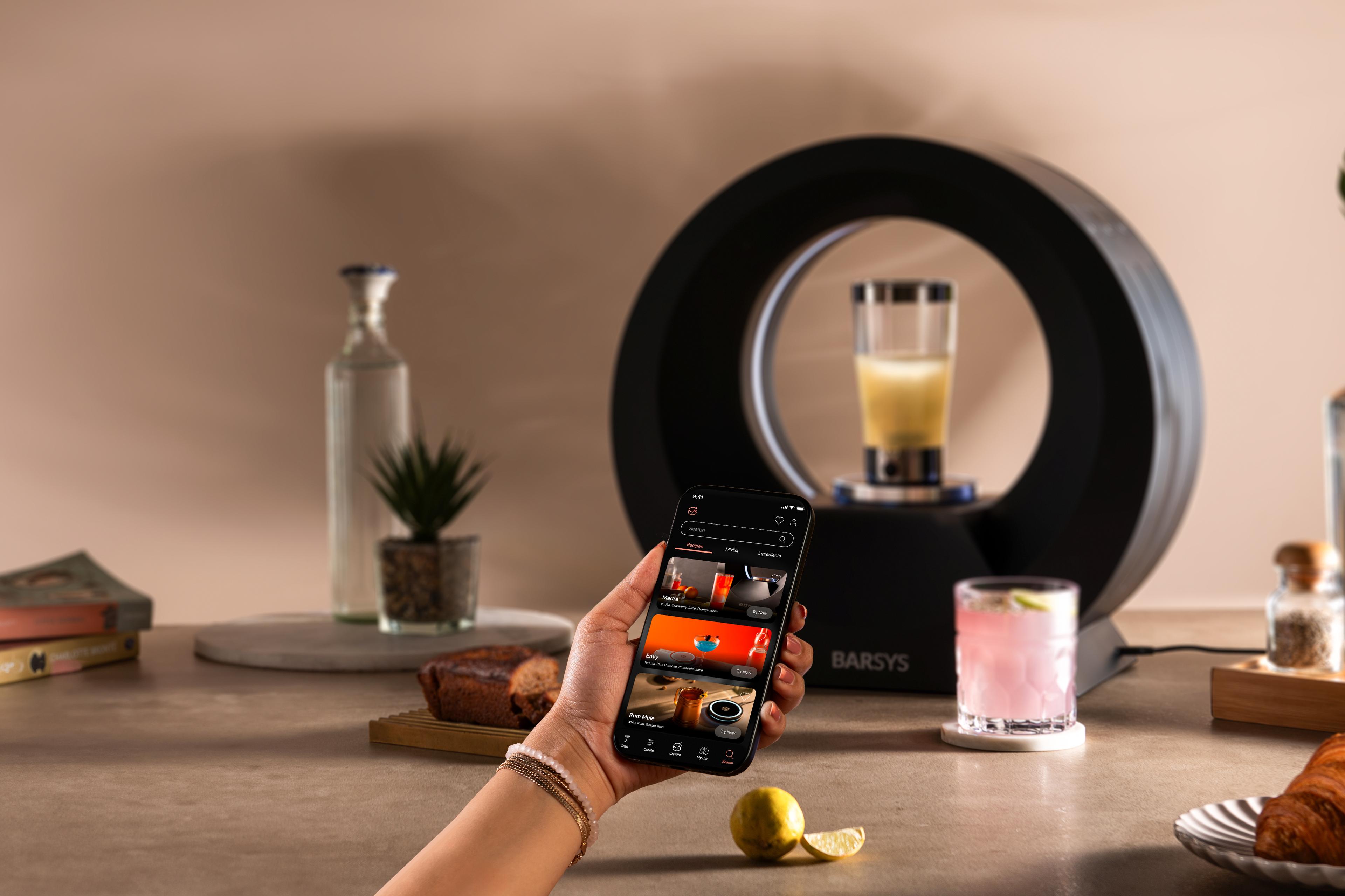 Cocktail maker and cocktail app